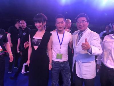 一男一女曰批片